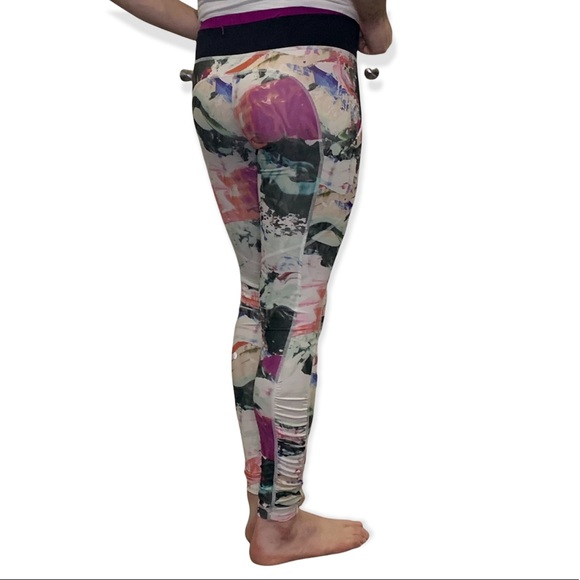 Lululemon high-waisted colourful leggings. Pockets and ruches on the sides - Picture 2 of 9